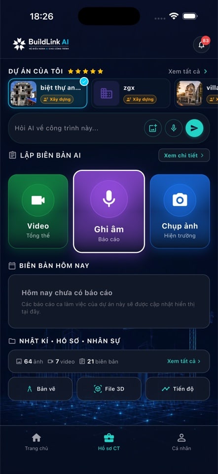 Kỹ sư dùng điện thoại ghi nhận thông tin thi công ngoài hiện trường